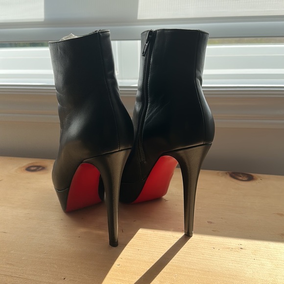 CHRISTIAN LOUBOUTIN BIANCA BOOTY - Picture 4 of 6